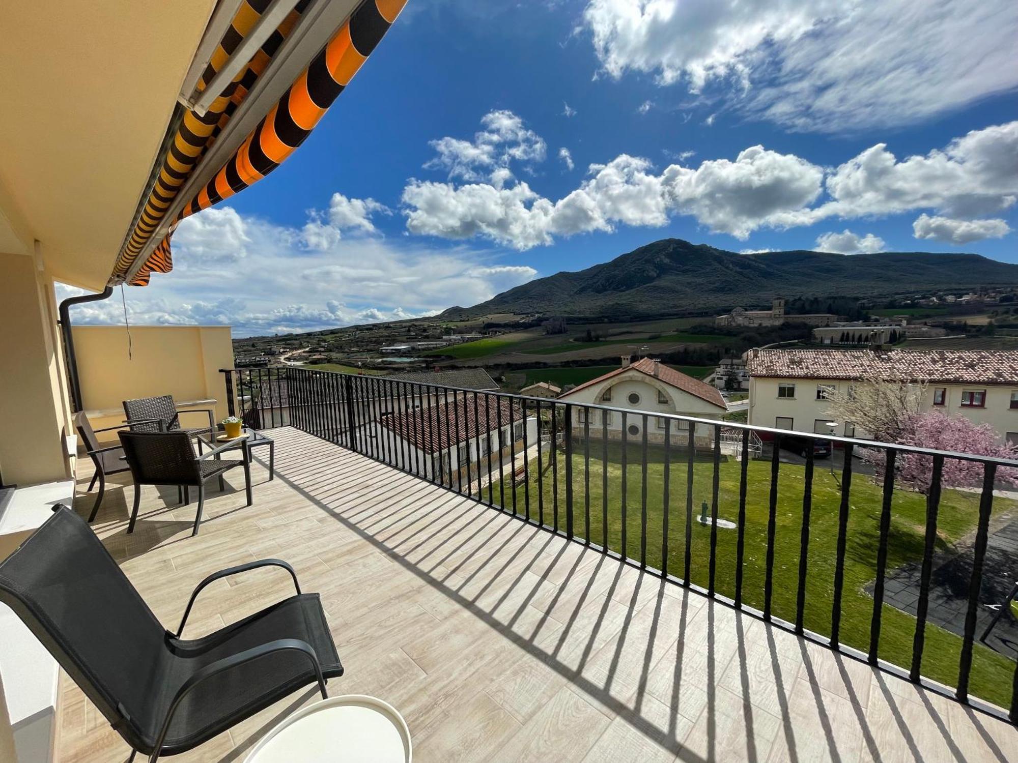 Apartamentos Montejurra Ayegui Exterior photo